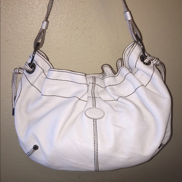 Authentic Tod’s White Leather Bag! 😍 Fits a TON 😜🥸🤩 - Picture 2 of 4